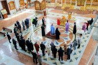 Митрополит Артемий совершил заупокойное Богослужение в годовщину смерти Владимира Жириновского
