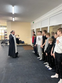 Хабаровский священник освятил зал для спортивных занятий