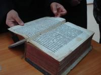 Знакомство с библиографическими артефактами Хабаровской духовной семинарии