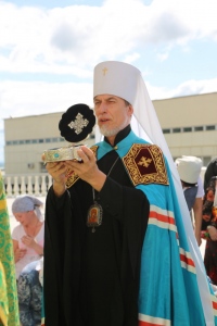 Хабаровчане встретили ковчег с частицей мощей святителя Луки Крымского