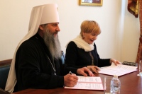 Правящий архиерей подписал соглашение о сотрудничестве с региональным «Союзом женщин России»