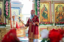 Во вторник Светлой седмицы митрополит Артемий возглавил Божественную литургию в кафедральном соборе Хабаровска 18 апреля 2023 года