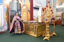 Божественная литургия в Великий четверг в Спасо-Преображенском соборе 17 апреля 2025 г.